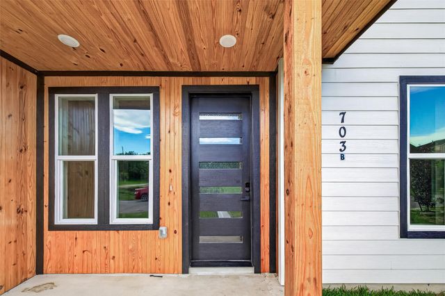 703 Carol Lynn Drive B, Missouri City, TX 77489