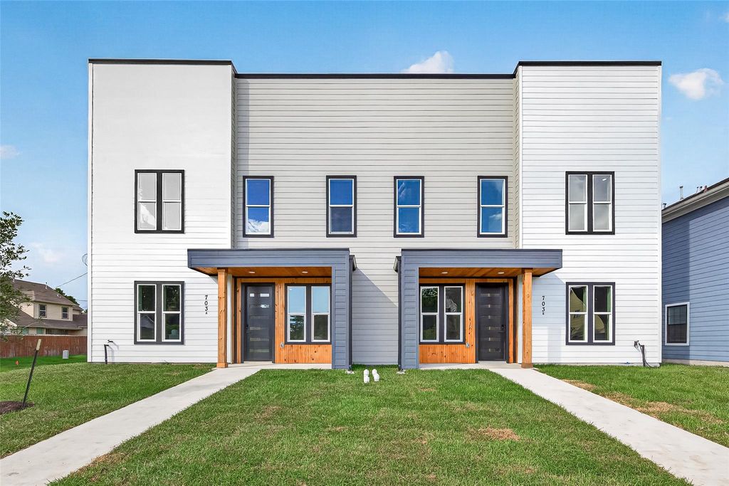 703 Carol Lynn Drive B, Missouri City, TX 77489