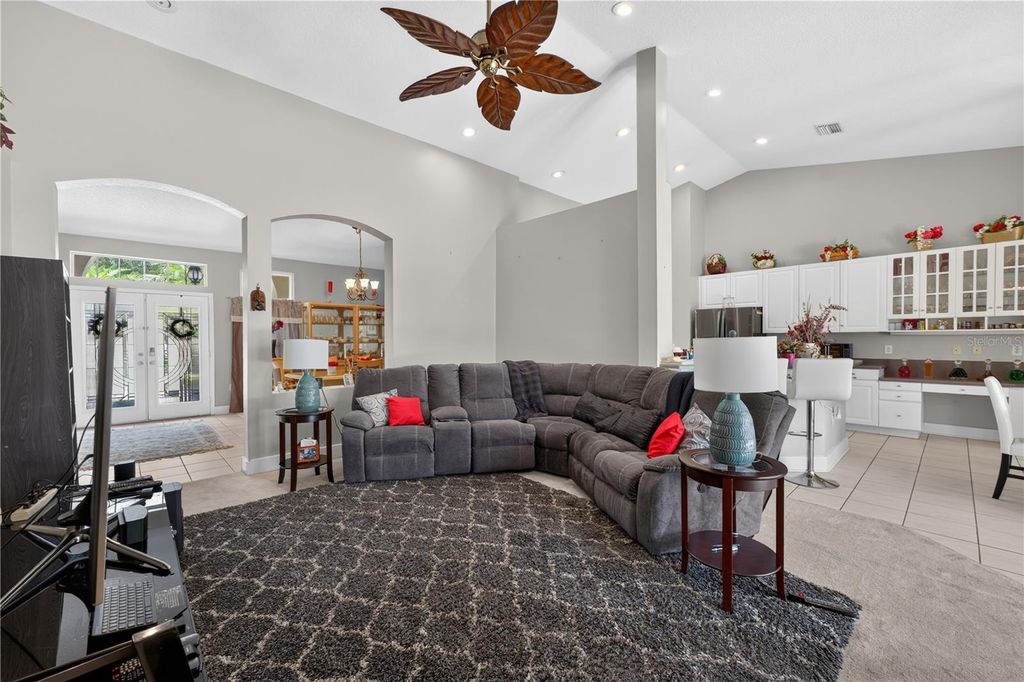 Image 14 of property listing at 10160 WHISPER POINTE DRIVE, Tampa, FL 33647