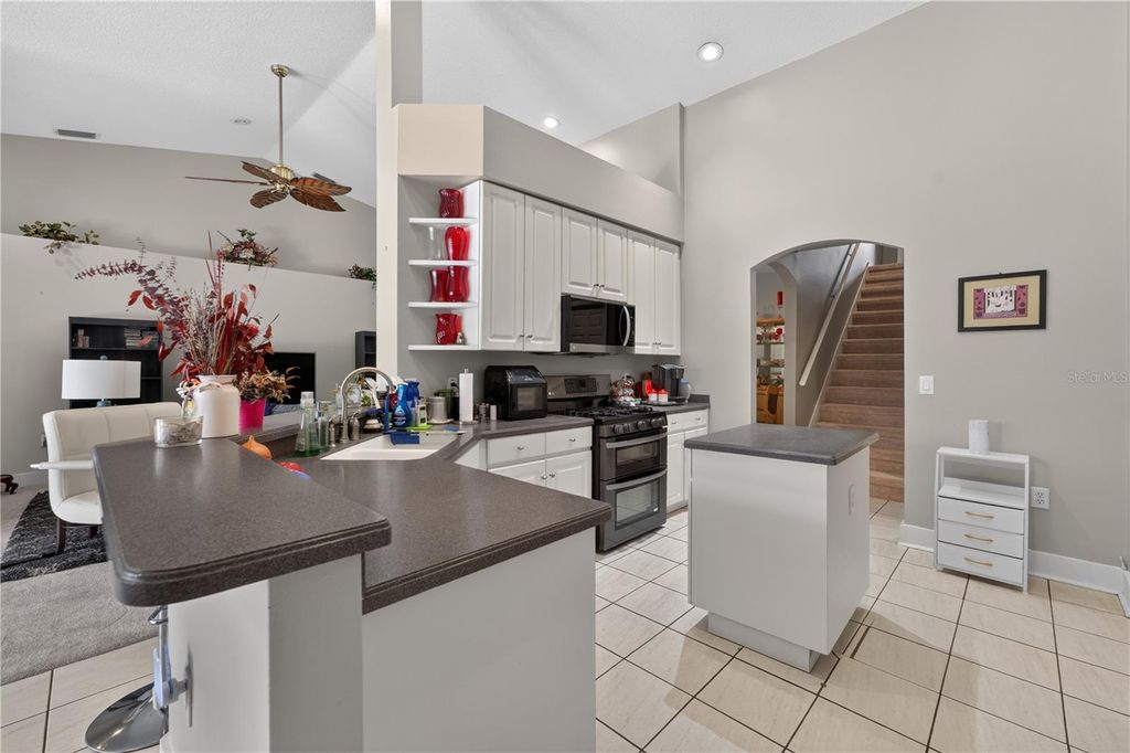 Image 24 of property listing at 10160 WHISPER POINTE DRIVE, Tampa, FL 33647