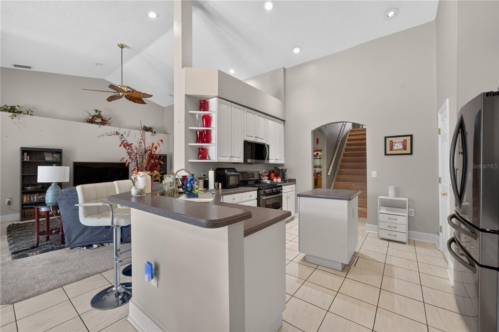 Image 25 of property listing at 10160 WHISPER POINTE DRIVE, Tampa, FL 33647