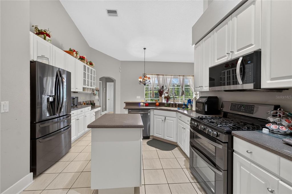 Image 27 of property listing at 10160 WHISPER POINTE DRIVE, Tampa, FL 33647