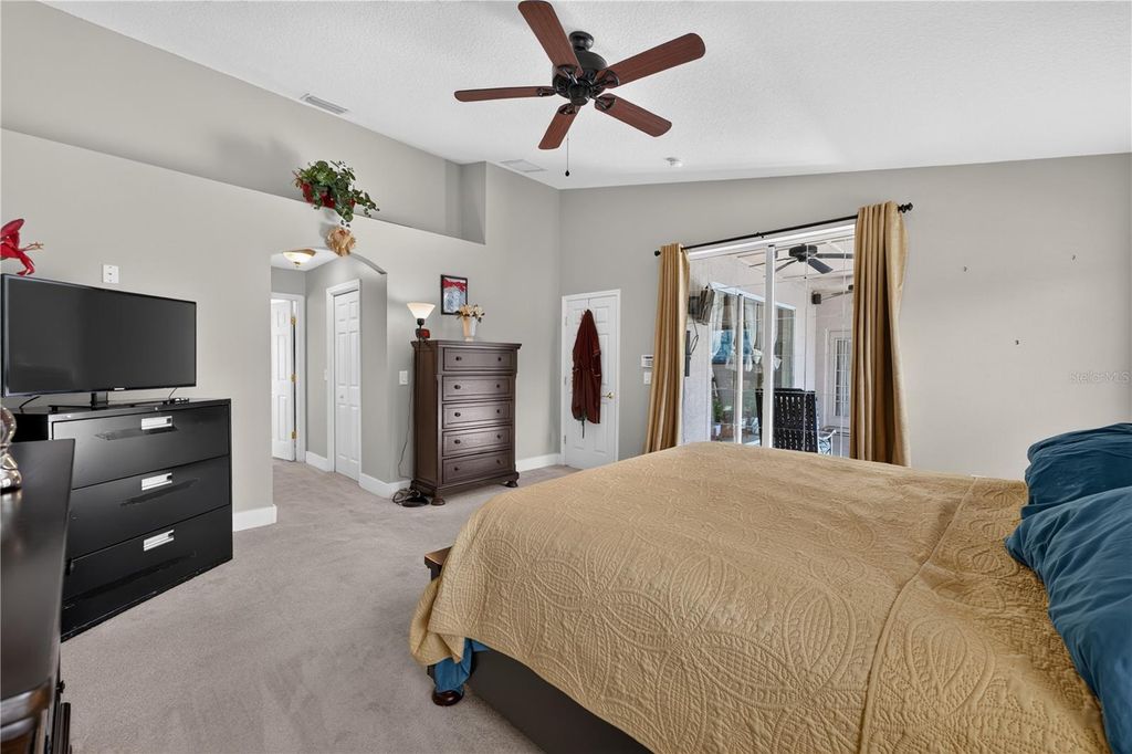 Image 31 of property listing at 10160 WHISPER POINTE DRIVE, Tampa, FL 33647