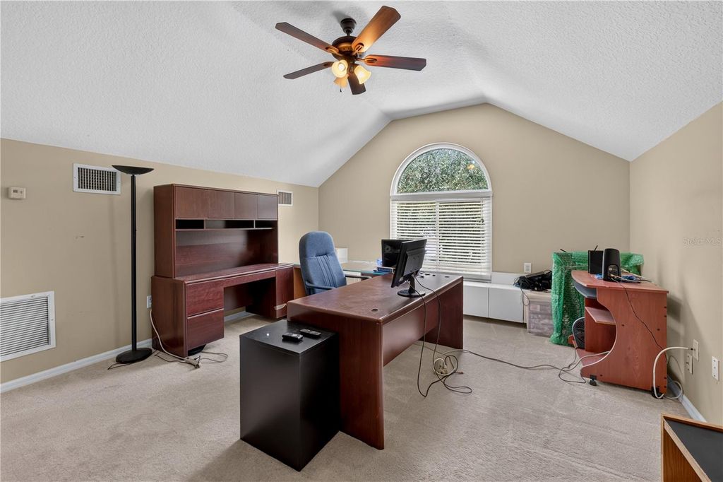 Image 48 of property listing at 10160 WHISPER POINTE DRIVE, Tampa, FL 33647