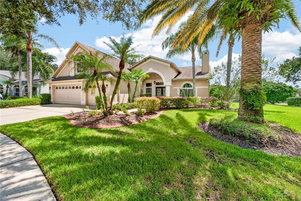 Image 6 of property listing at 10160 WHISPER POINTE DRIVE, Tampa, FL 33647