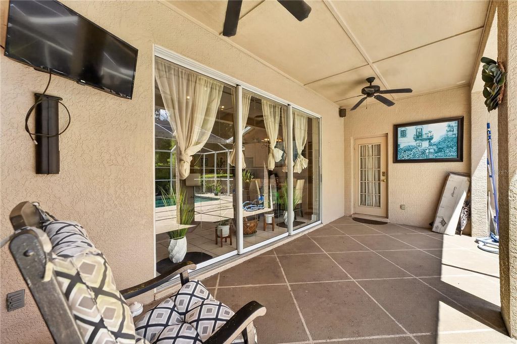 Image 51 of property listing at 10160 WHISPER POINTE DRIVE, Tampa, FL 33647