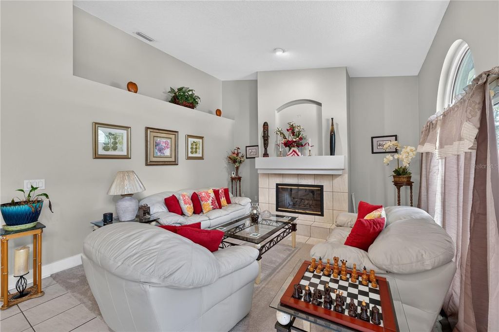 Image 10 of property listing at 10160 WHISPER POINTE DRIVE, Tampa, FL 33647