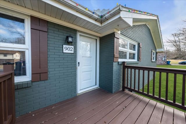 902 Sycamore Dr, Manchester, TN 37355