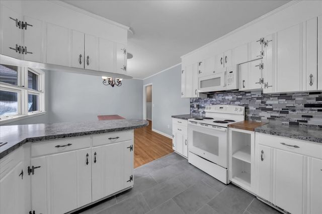 902 Sycamore Dr, Manchester, TN 37355