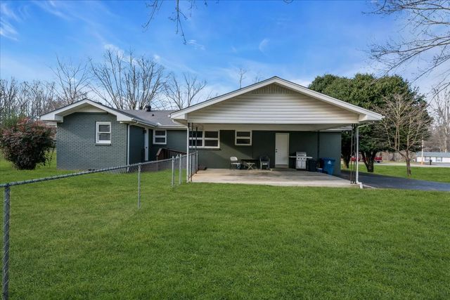 902 Sycamore Dr, Manchester, TN 37355