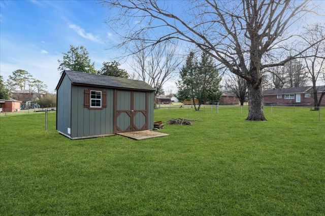 902 Sycamore Dr, Manchester, TN 37355