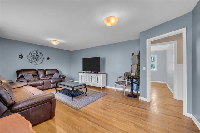 902 Sycamore Dr, Manchester, TN 37355