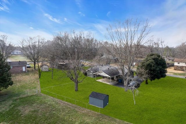 902 Sycamore Dr, Manchester, TN 37355