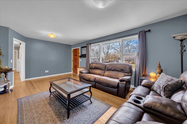 902 Sycamore Dr, Manchester, TN 37355