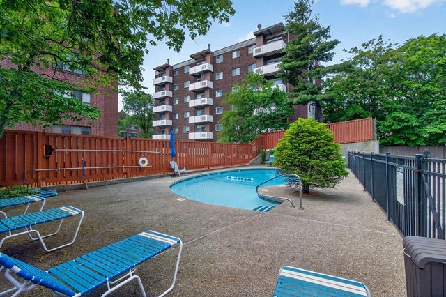 45 Longwood Ave 409, Brookline, MA 02446