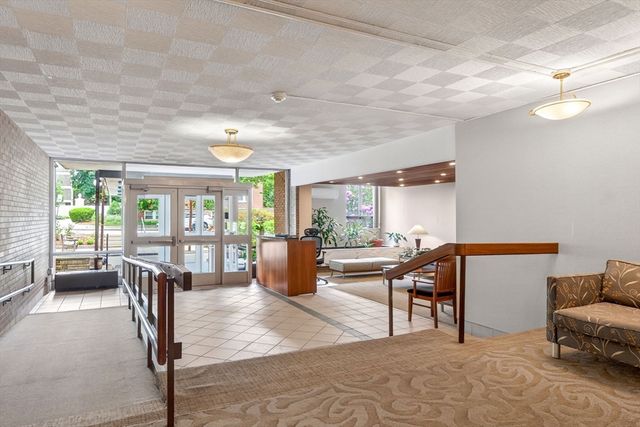 45 Longwood Ave 409, Brookline, MA 02446