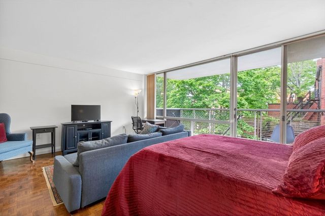 45 Longwood Ave 409, Brookline, MA 02446