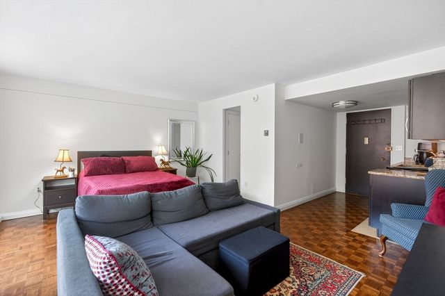 45 Longwood Ave 409, Brookline, MA 02446