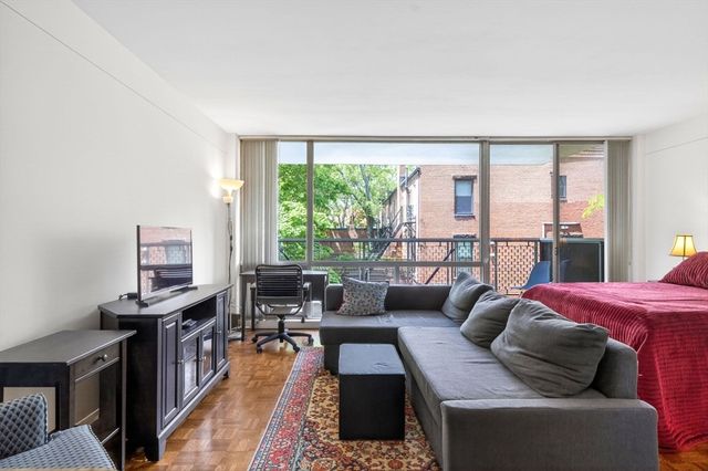 45 Longwood Ave 409, Brookline, MA 02446