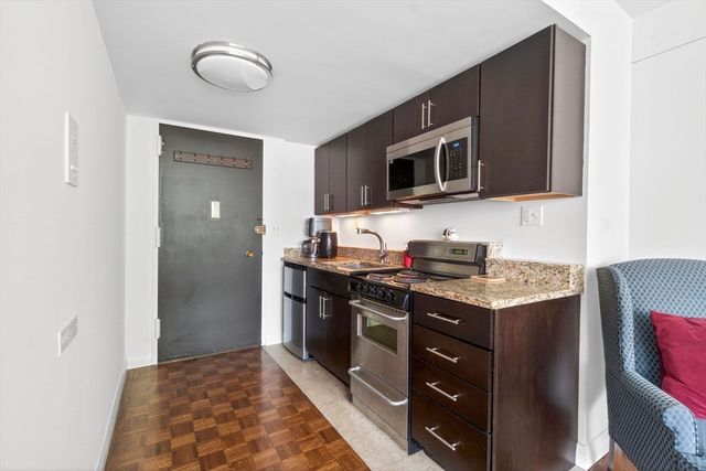 45 Longwood Ave 409, Brookline, MA 02446