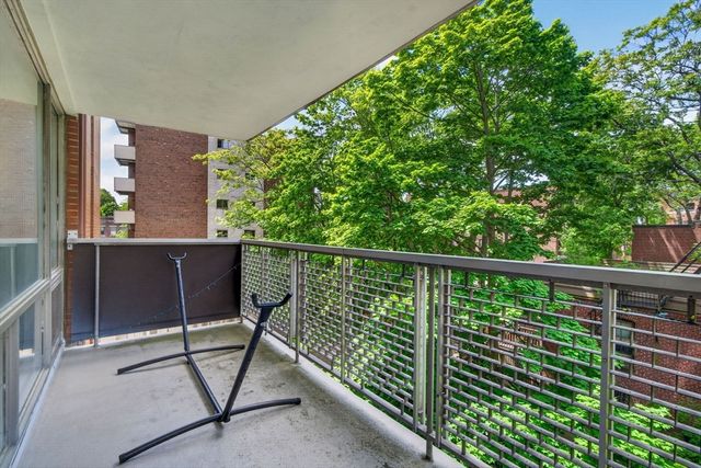 45 Longwood Ave 409, Brookline, MA 02446