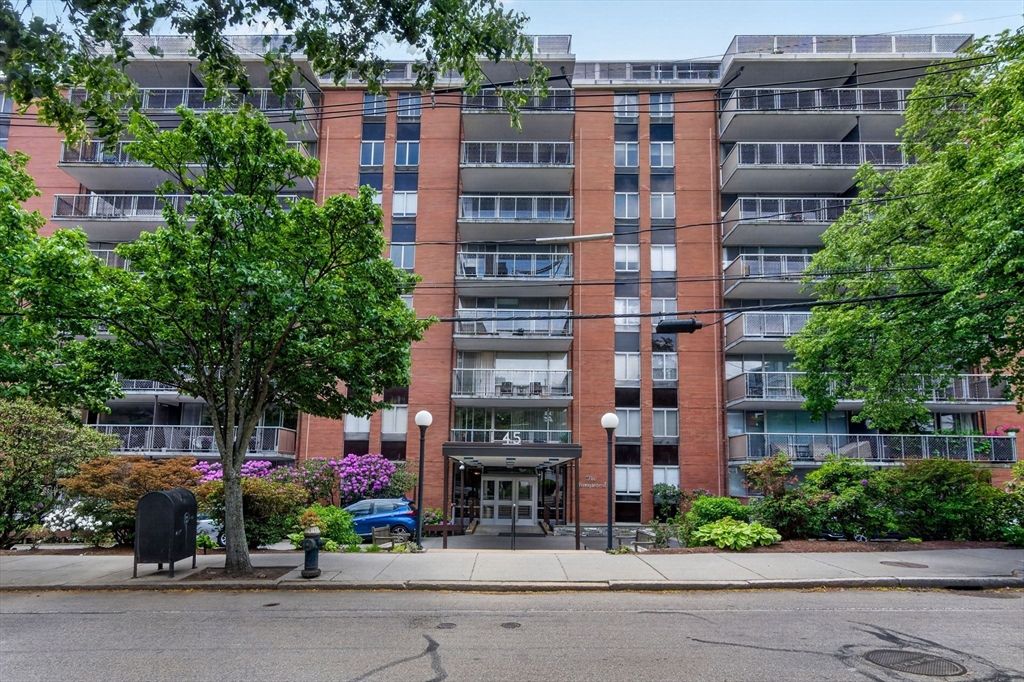 45 Longwood Ave 409, Brookline, MA 02446