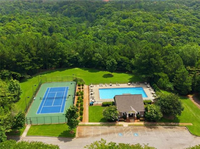 574 Lobdale Falls Drive, Lawrenceville, GA 30045