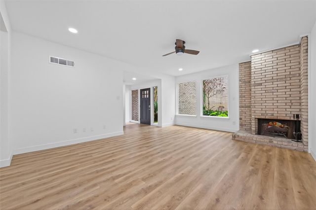 2123 Lake Village Drive, Houston, TX 77339