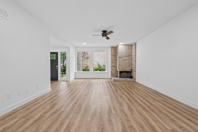2123 Lake Village Drive, Houston, TX 77339