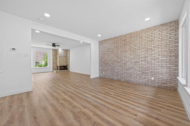 2123 Lake Village Drive, Houston, TX 77339