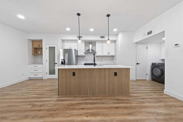 2123 Lake Village Drive, Houston, TX 77339