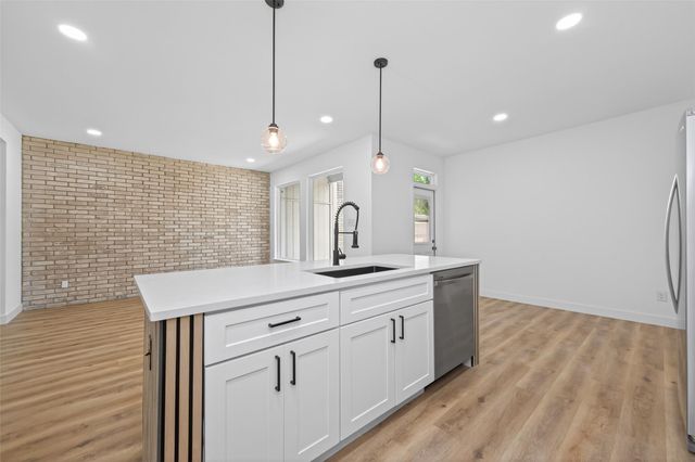 2123 Lake Village Drive, Houston, TX 77339