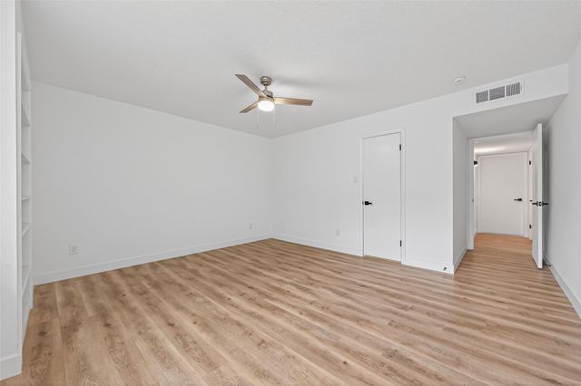 2123 Lake Village Drive, Houston, TX 77339