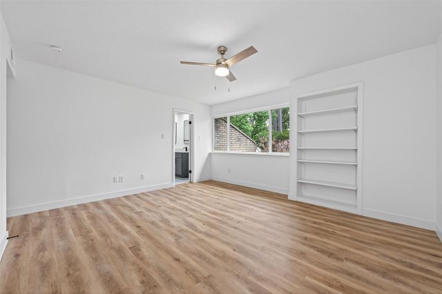 2123 Lake Village Drive, Houston, TX 77339