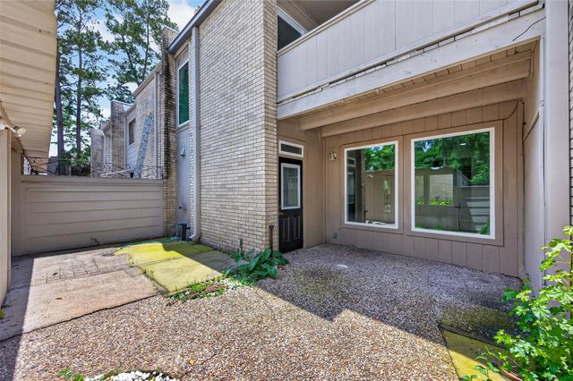 2123 Lake Village Drive, Houston, TX 77339