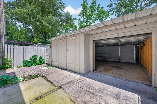 2123 Lake Village Drive, Houston, TX 77339