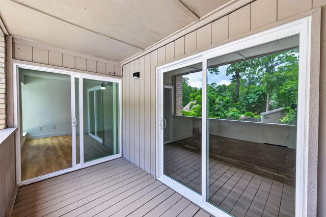 2123 Lake Village Drive, Houston, TX 77339