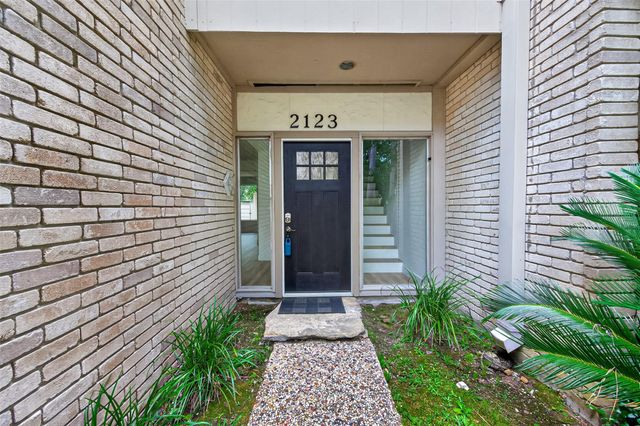 2123 Lake Village Drive, Houston, TX 77339