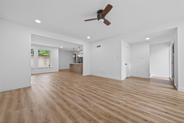 2123 Lake Village Drive, Houston, TX 77339