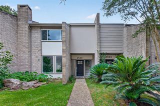 2123 Lake Village Drive, Houston, TX 77339