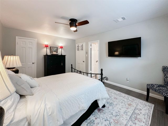 15735 Fleetwood Oaks Drive, Houston, TX 77079