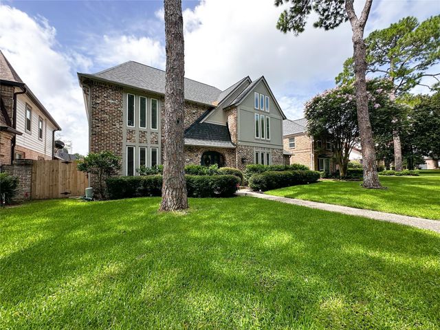 15735 Fleetwood Oaks Drive, Houston, TX 77079