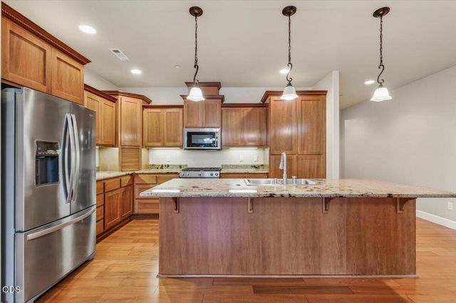 2883 Strasburg Street, Medford, OR 97504