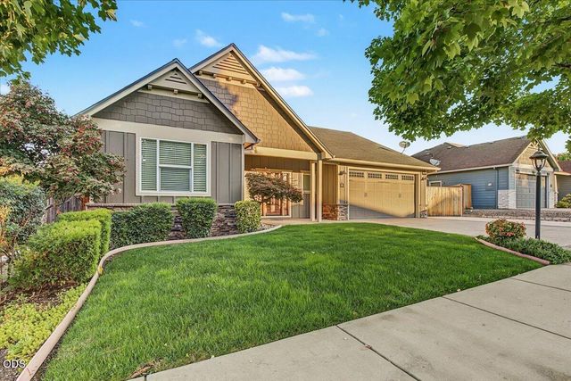 2883 Strasburg Street, Medford, OR 97504