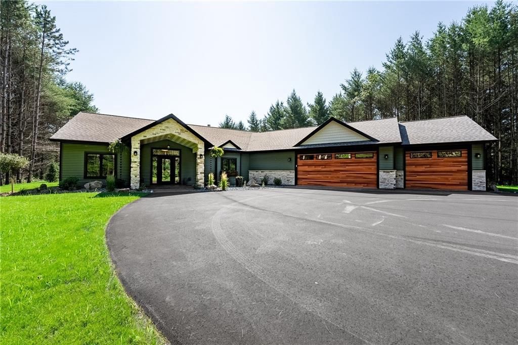 6745 S Lowes Creek Road, Eau Claire, WI 54701