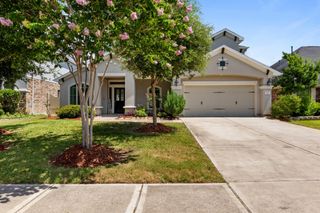 127 Round Lake Drive, Rosenberg, TX 77469