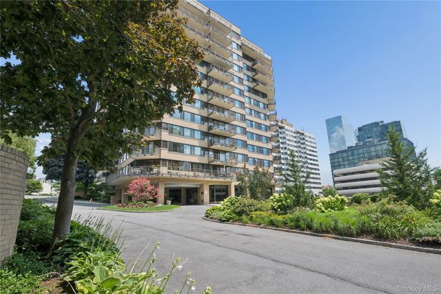 25 Rockledge Avenue PH11, White Plains, NY 10601