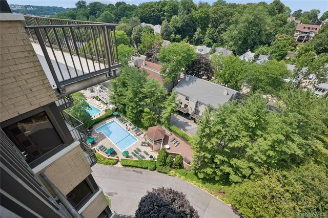 25 Rockledge Avenue PH11, White Plains, NY 10601