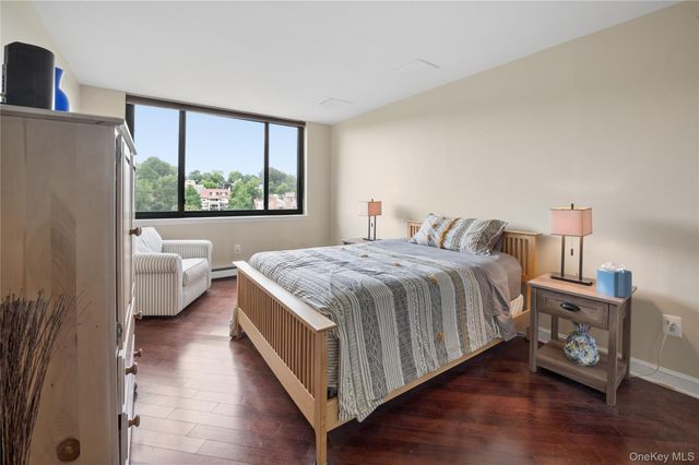 25 Rockledge Avenue PH11, White Plains, NY 10601