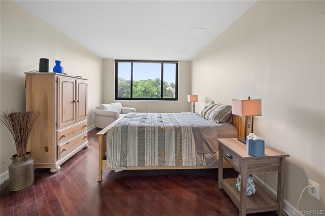 25 Rockledge Avenue PH11, White Plains, NY 10601